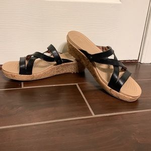 Crocs sandals 10 wide black leather cork